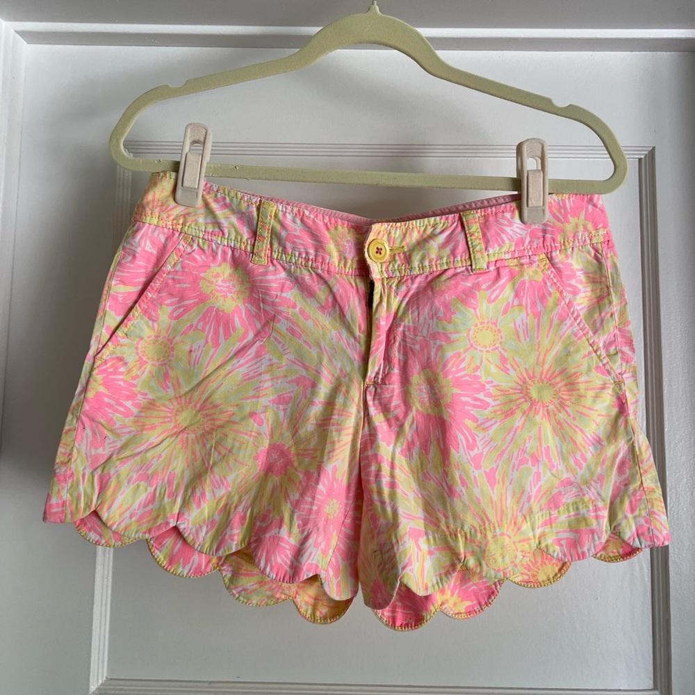 Lilly Pulitzer buttercup shorts pink & yellow floral scalloped bottom 4